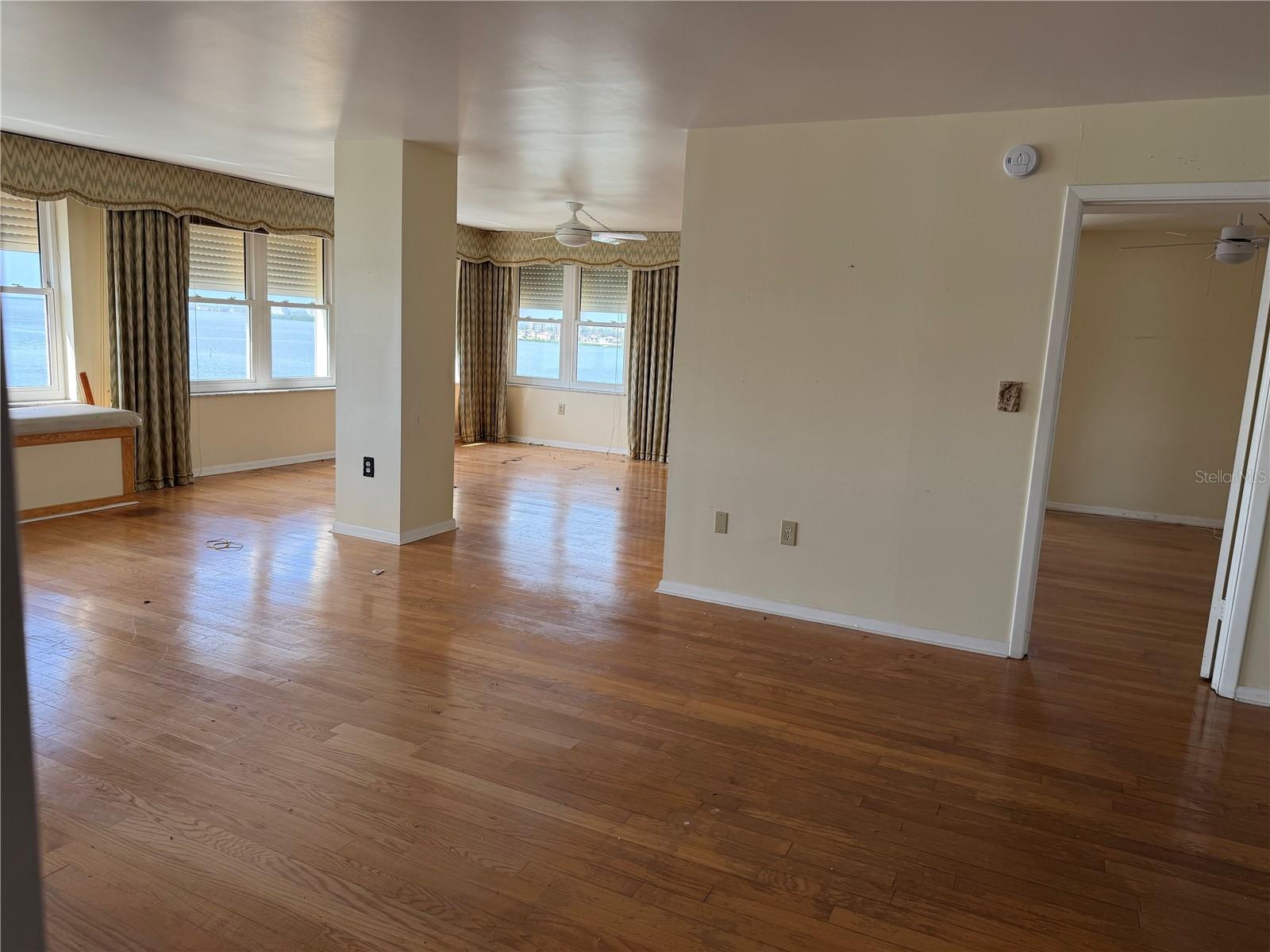 5200 BRITTANY DR S #609 — photo 7