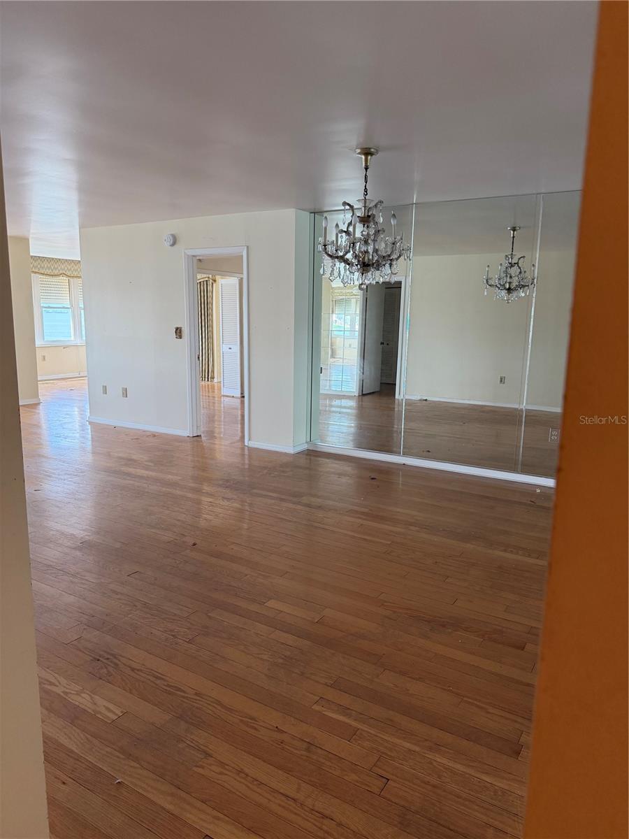 5200 BRITTANY DR S #609 — photo 6
