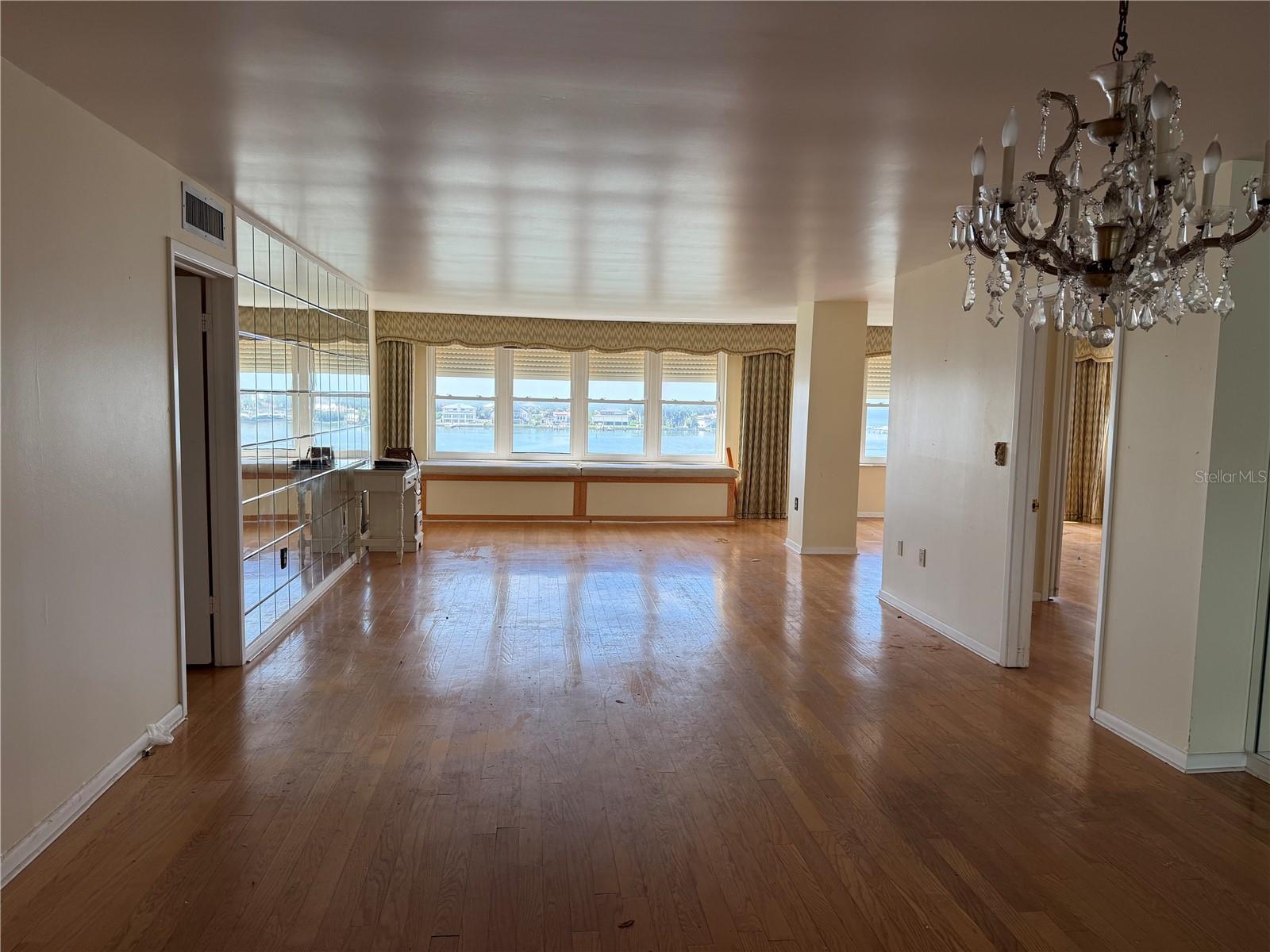 5200 BRITTANY DR S #609 — photo 9