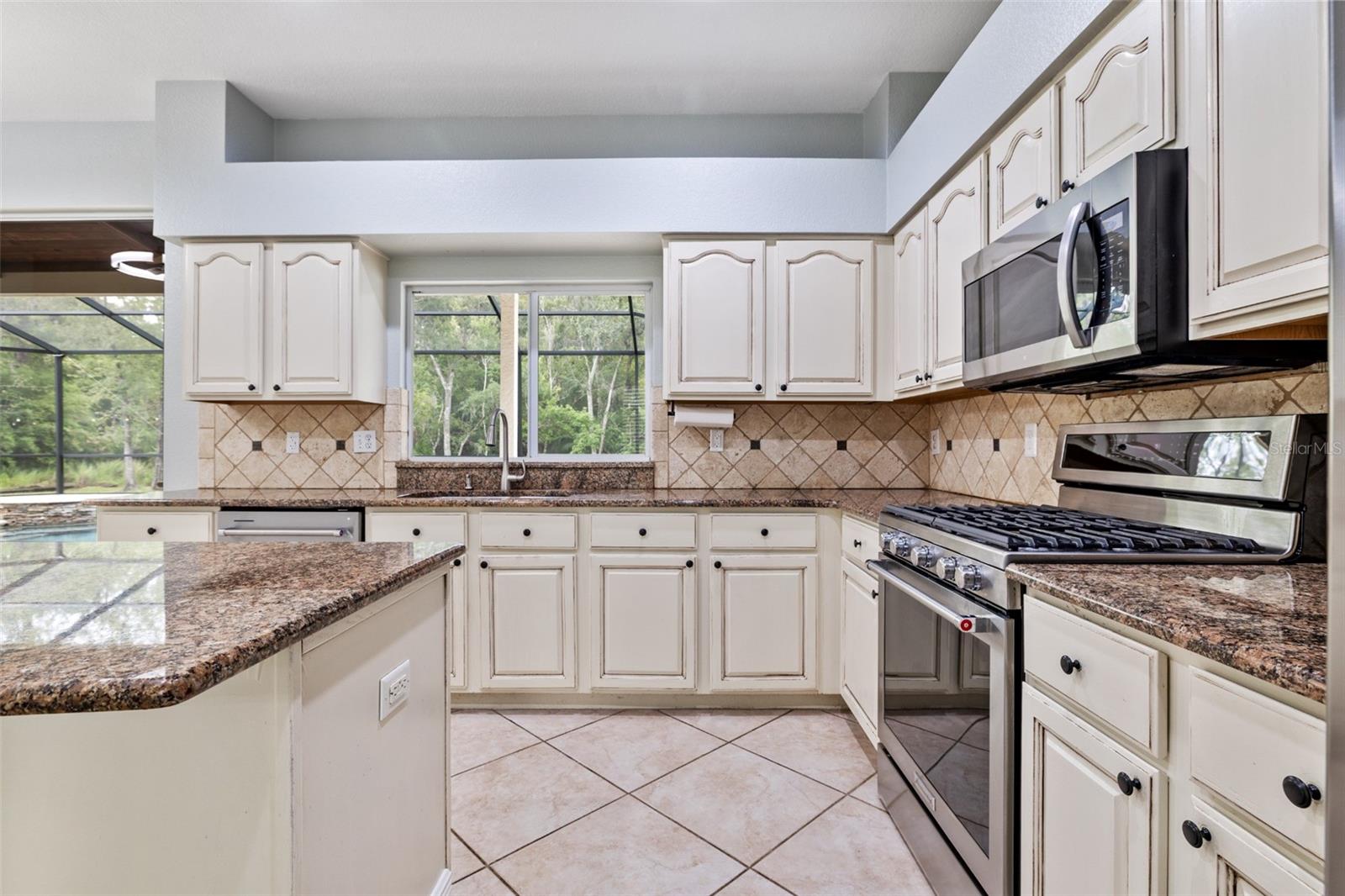 15713 MUIRFIELD DR — photo 17