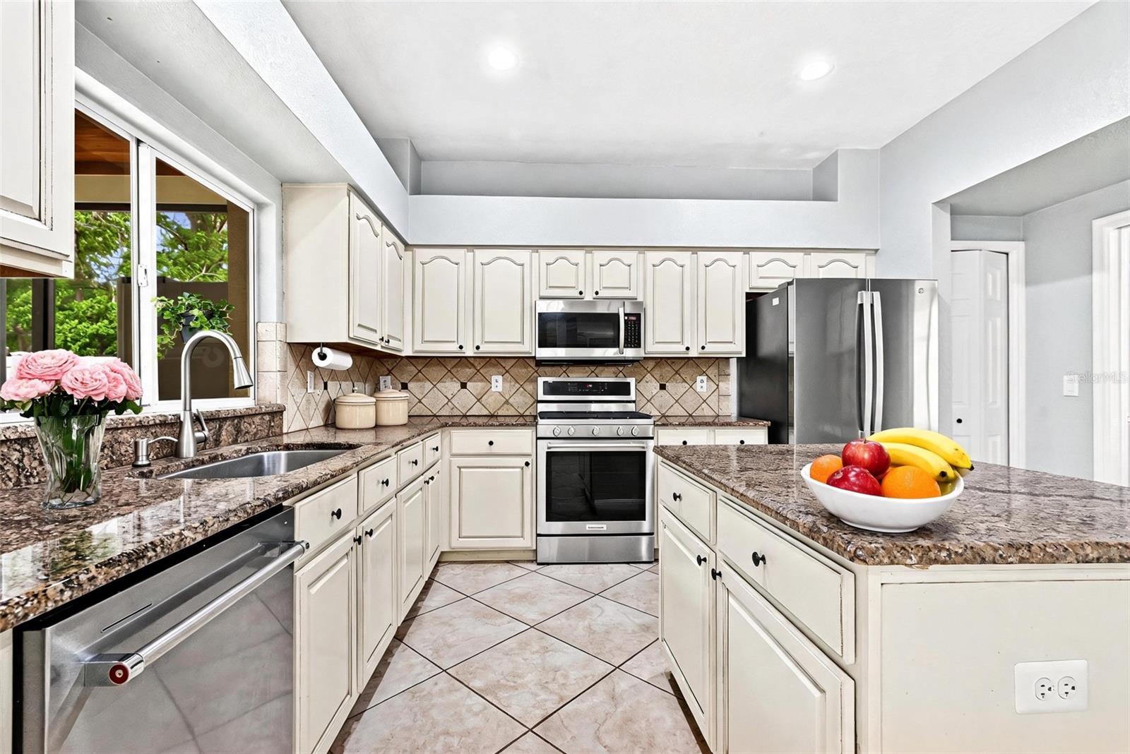 15713 MUIRFIELD DR — photo 13