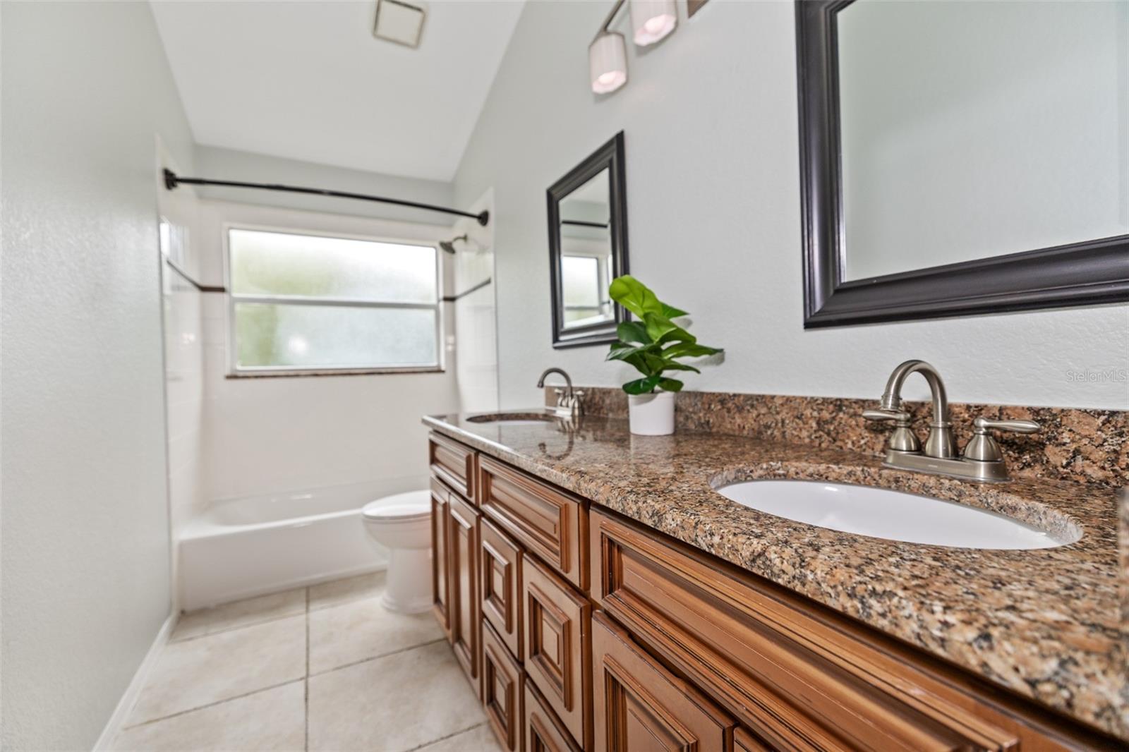 15713 MUIRFIELD DR — photo 28