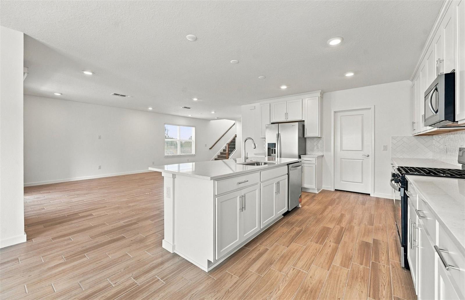 33506 BARNEBROOK DR — photo 4