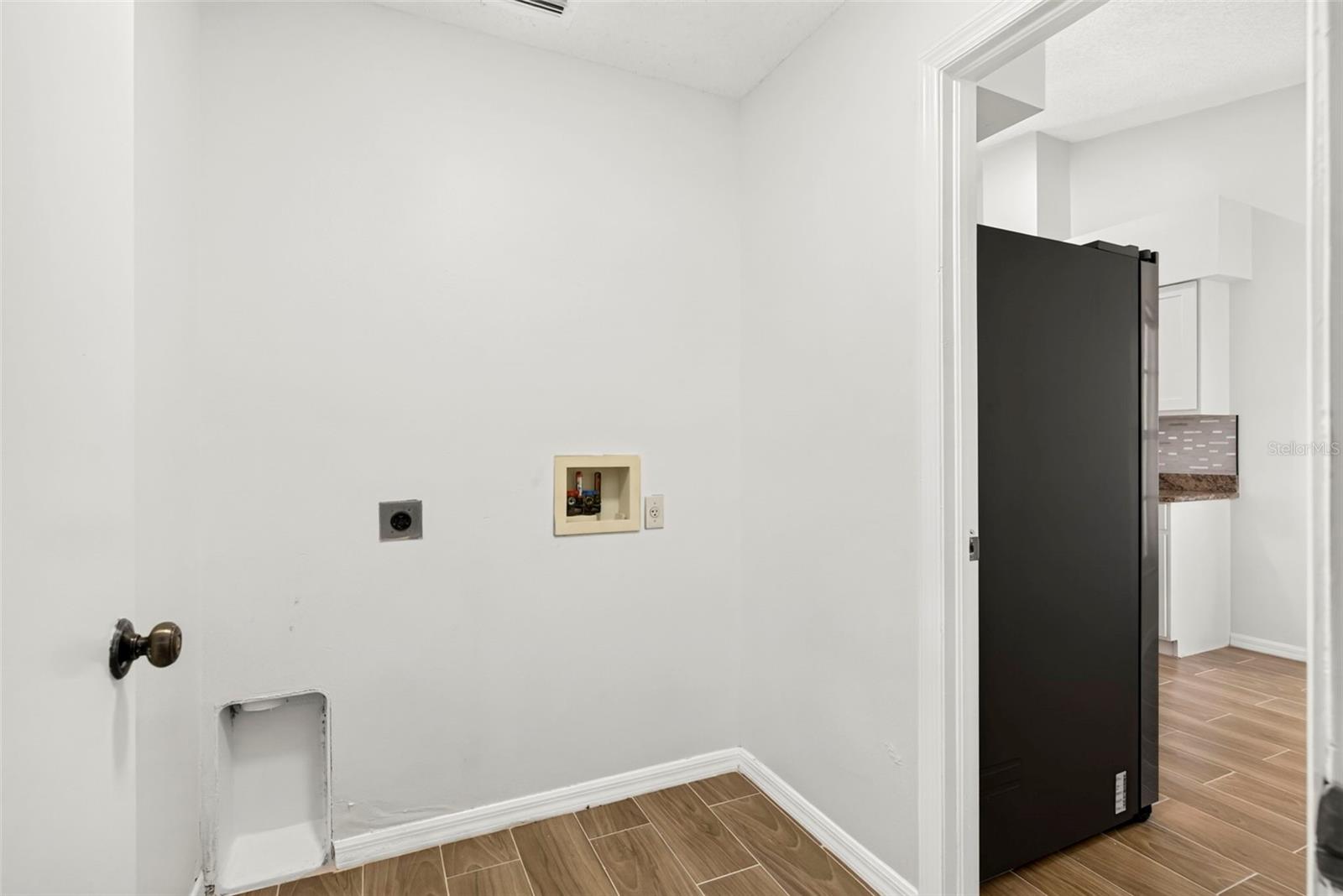 12826 LONGCREST DR — photo 33