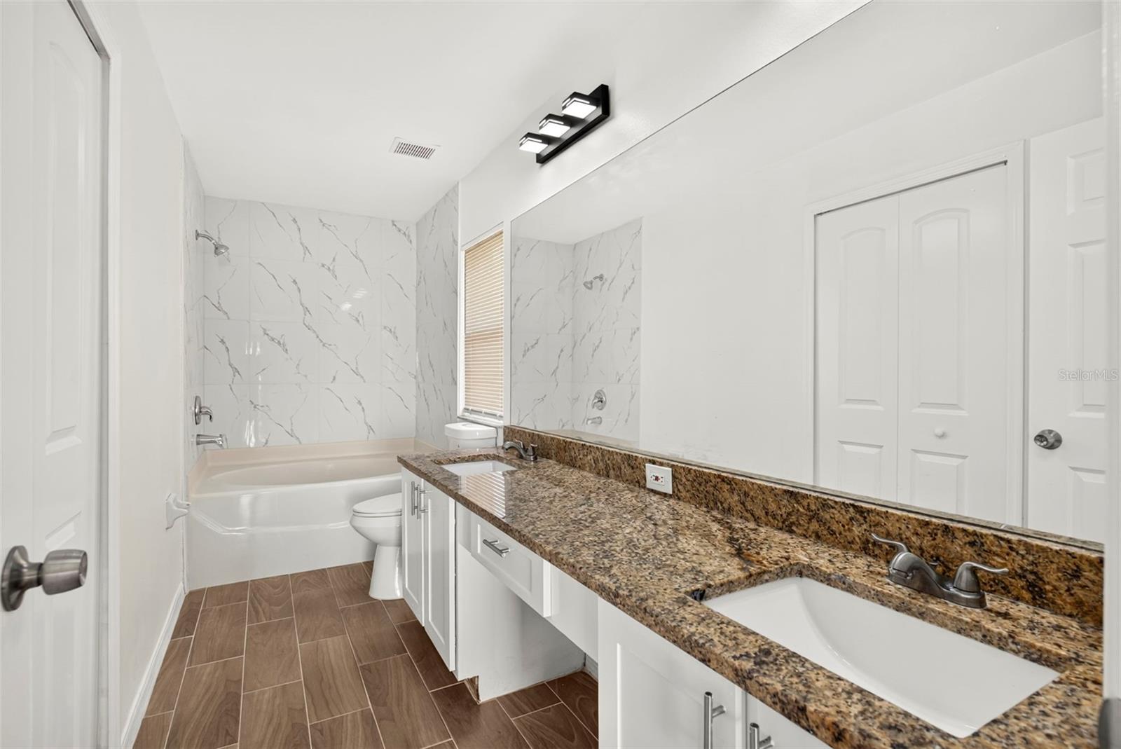 12826 LONGCREST DR — photo 26