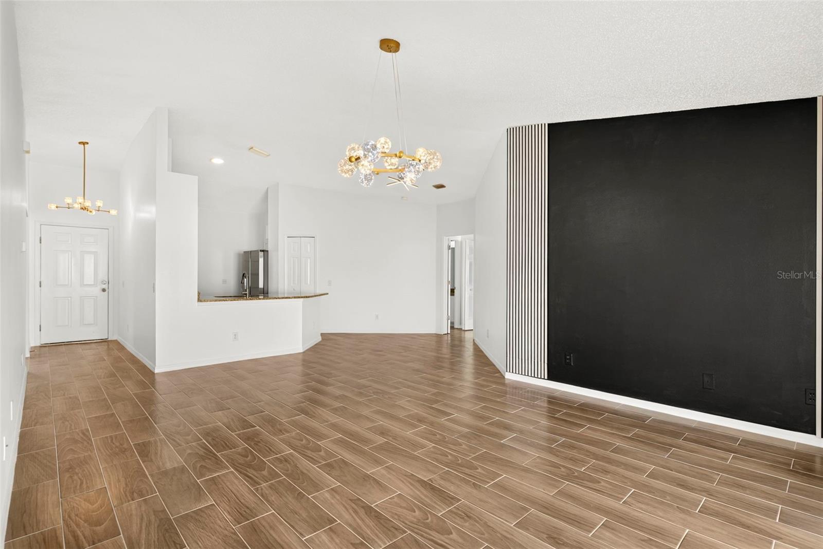 12826 LONGCREST DR — photo 10