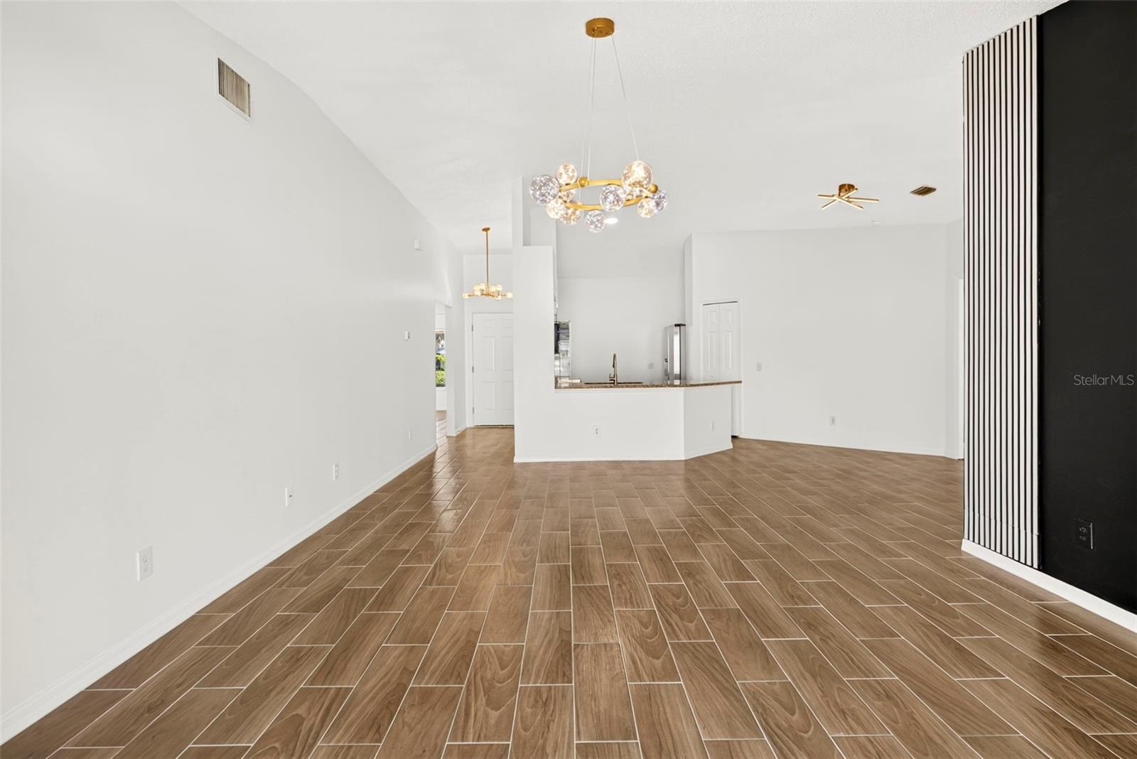 12826 LONGCREST DR — photo 8