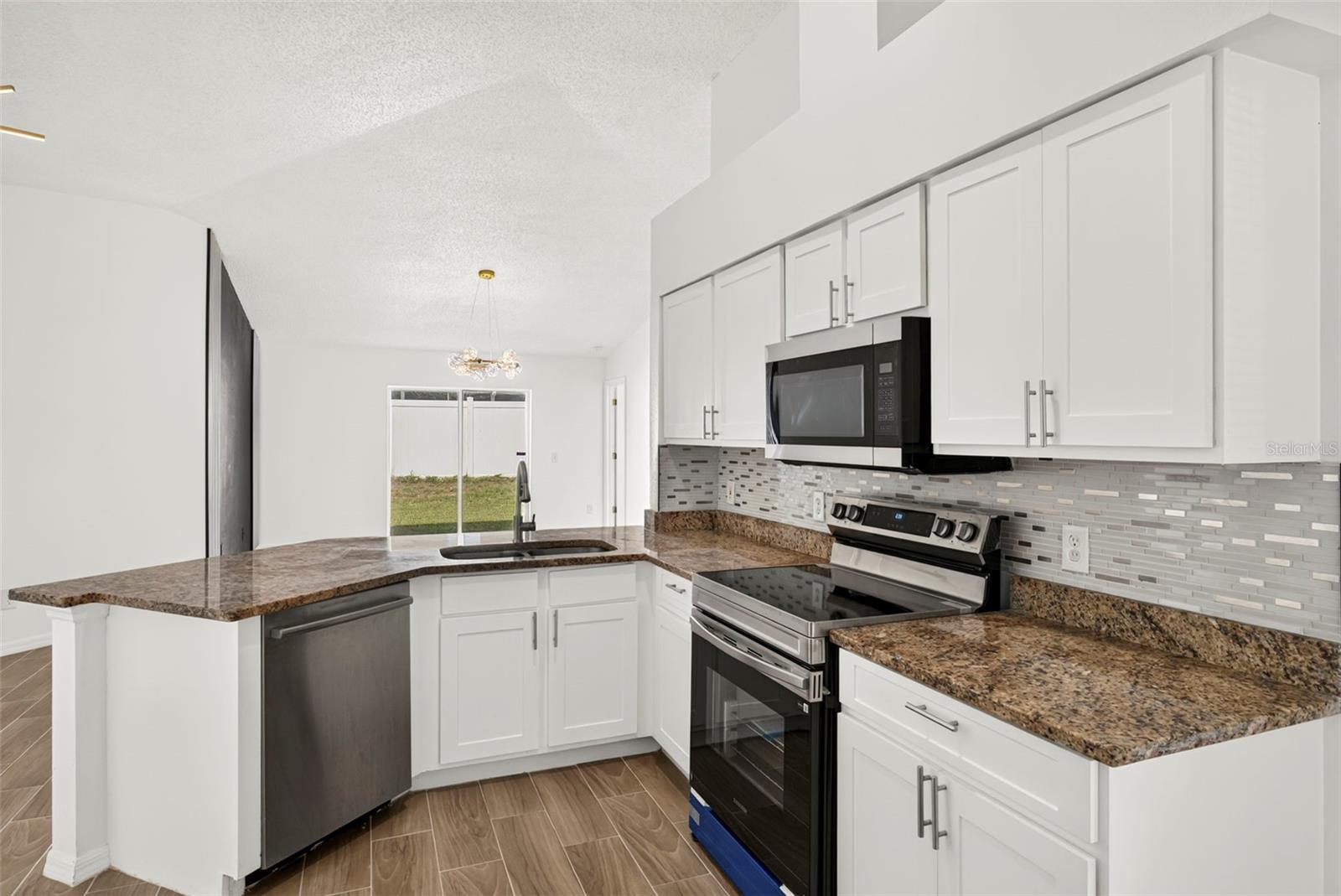 12826 LONGCREST DR — photo 18