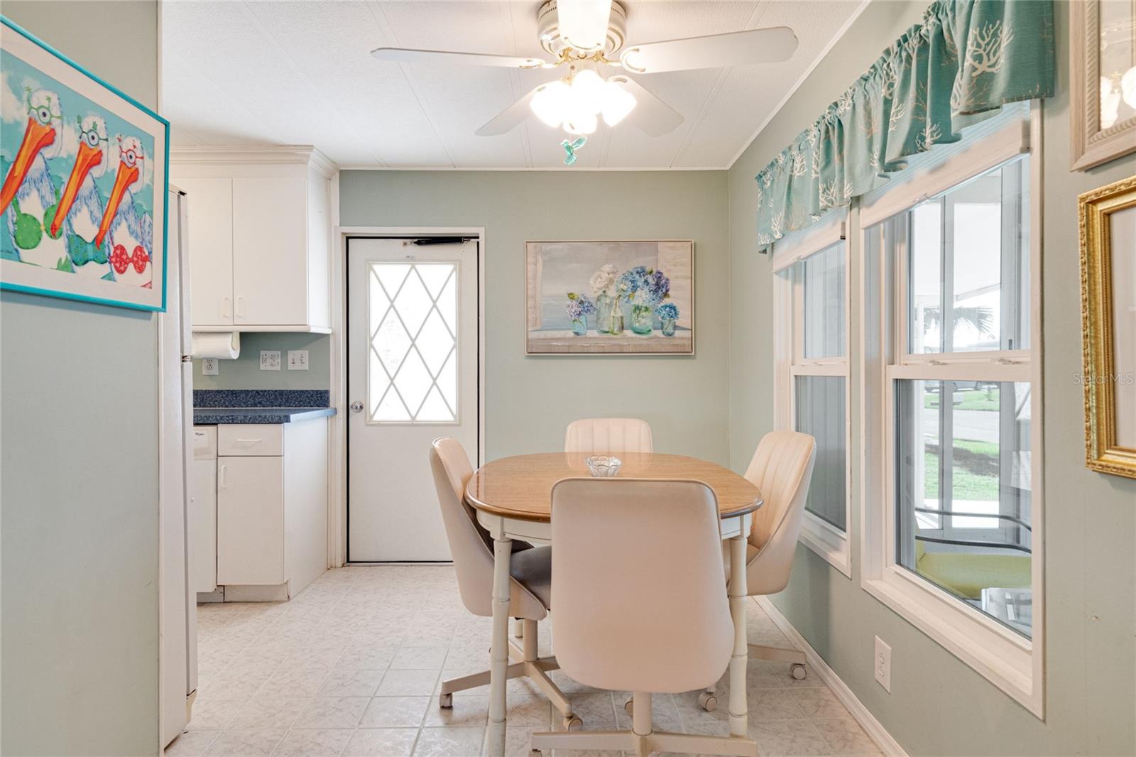700 FAIRMOUNT DR — photo 11