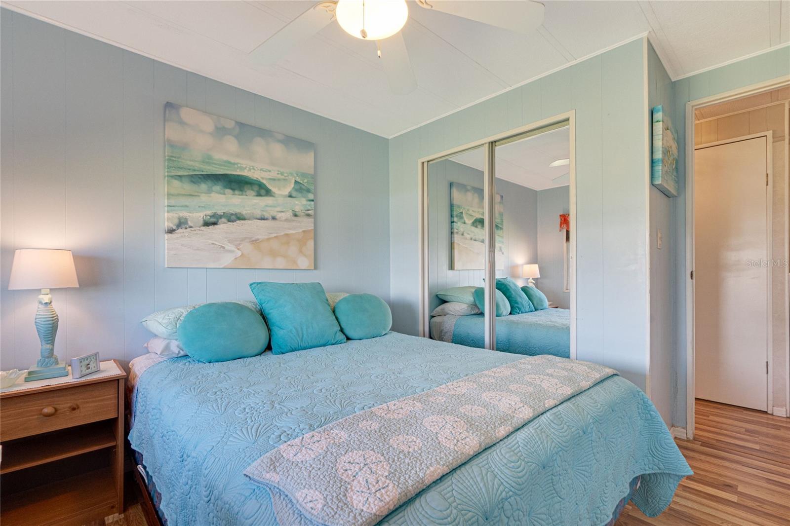 700 FAIRMOUNT DR — photo 26