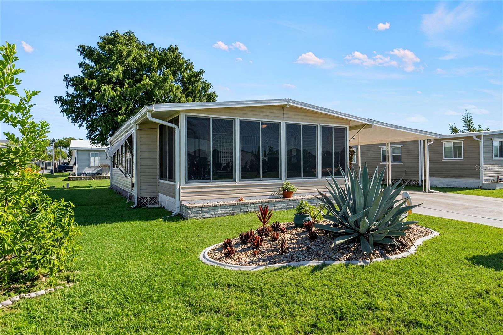 700 FAIRMOUNT DR — photo 29