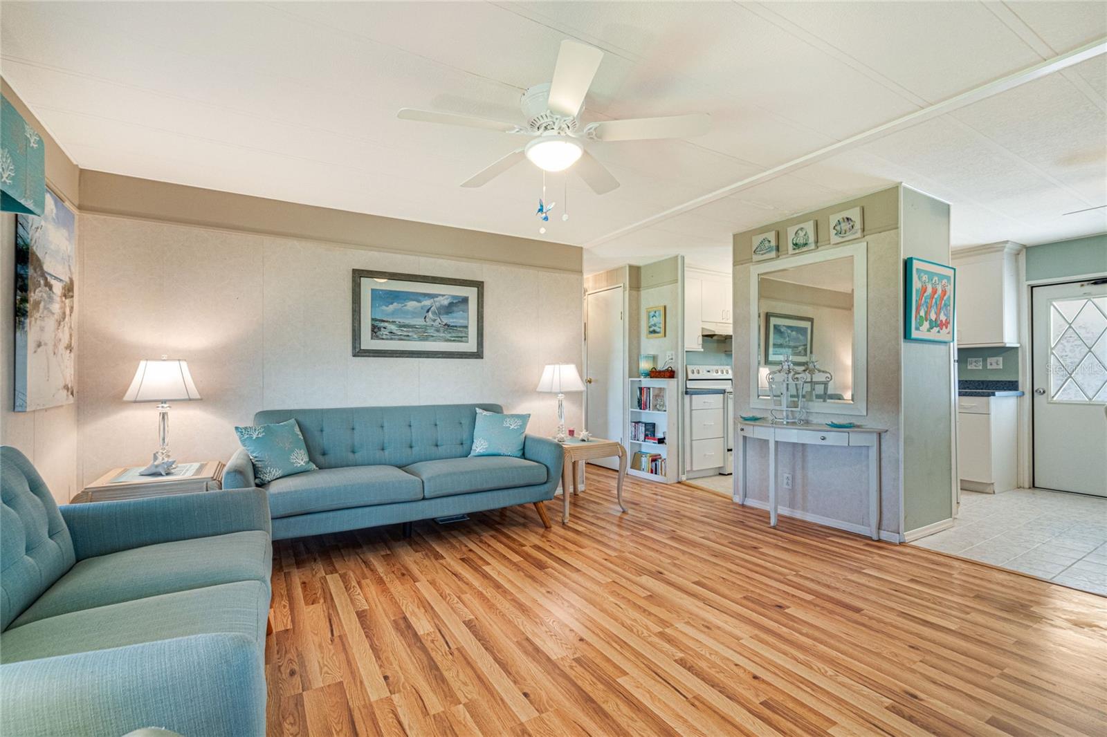 700 FAIRMOUNT DR — photo 8