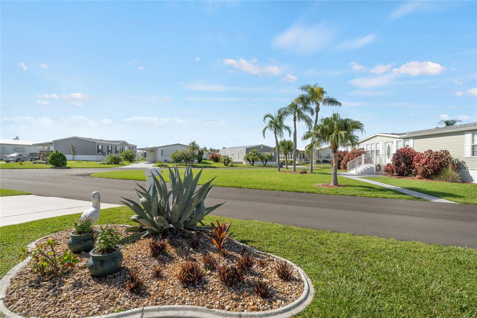 700 FAIRMOUNT DR — photo 30