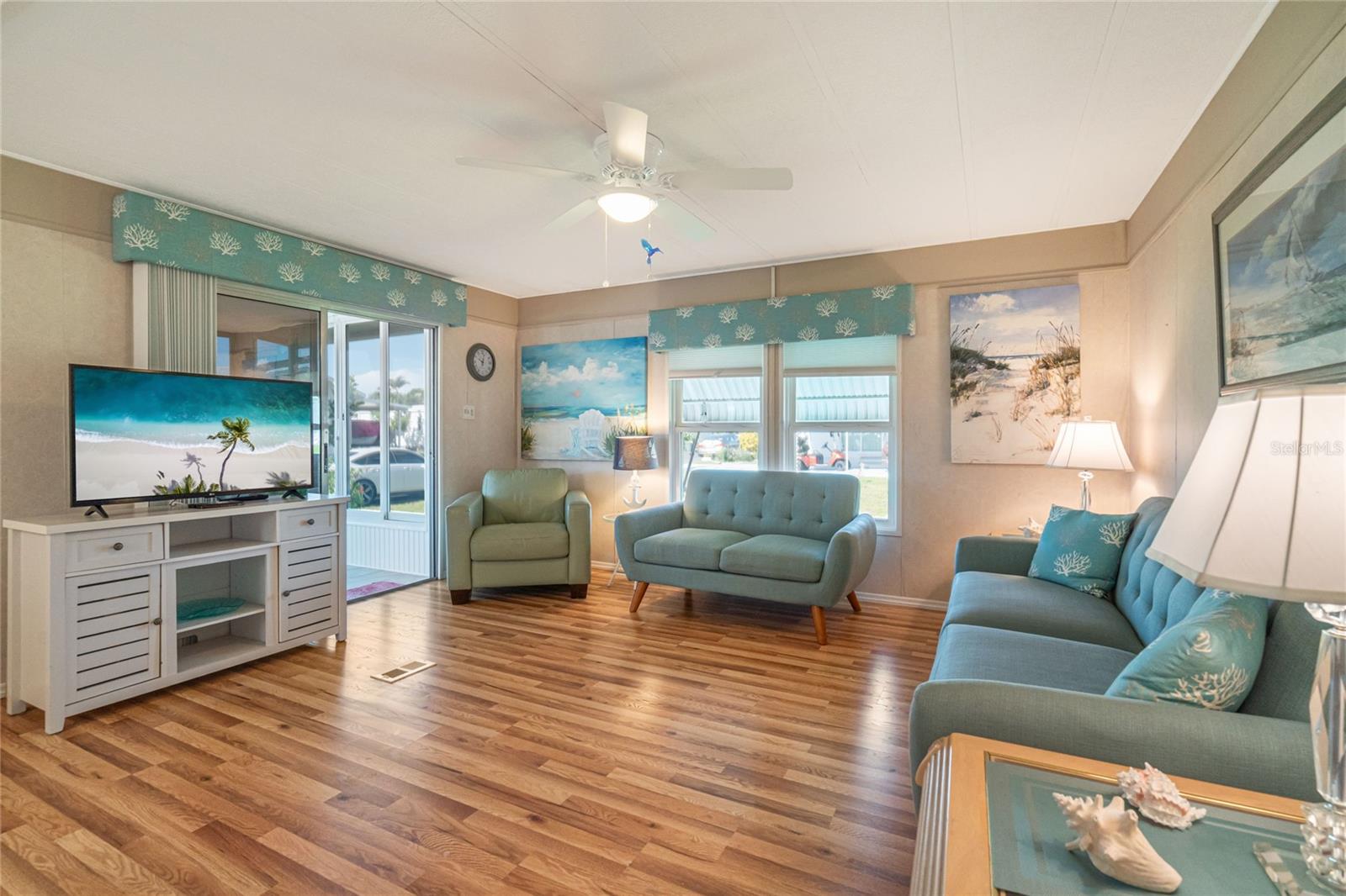 700 FAIRMOUNT DR — photo 3