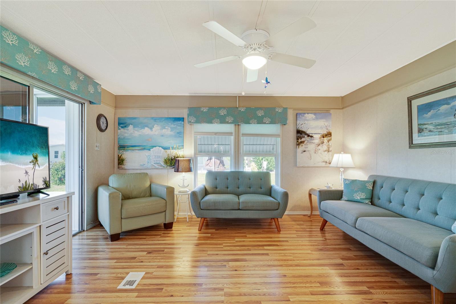 700 FAIRMOUNT DR — photo 7