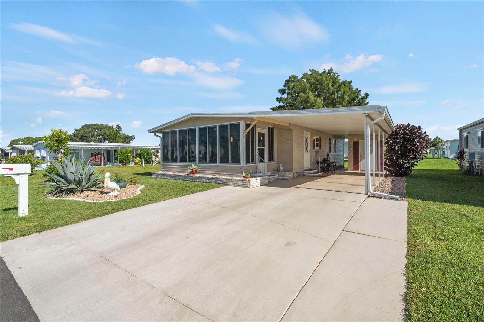 700 FAIRMOUNT DR — photo 31