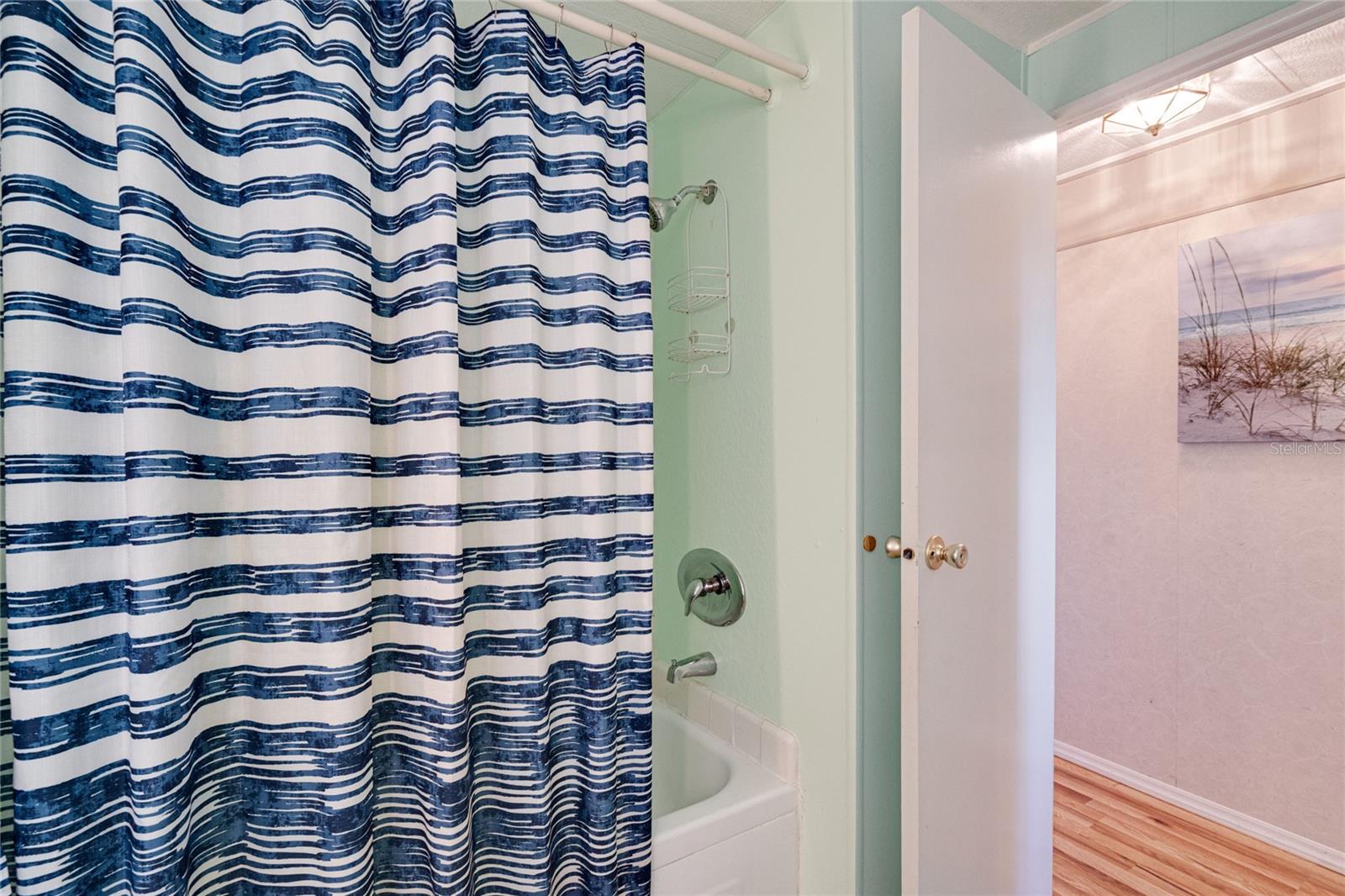 700 FAIRMOUNT DR — photo 27