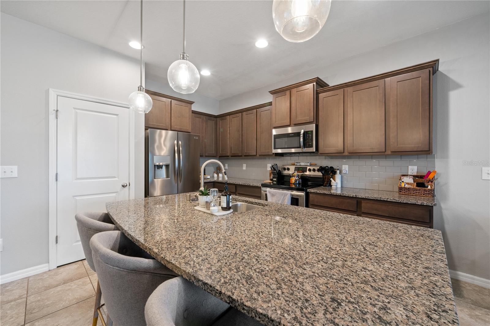 4504 SILVER LINING ST — photo 8