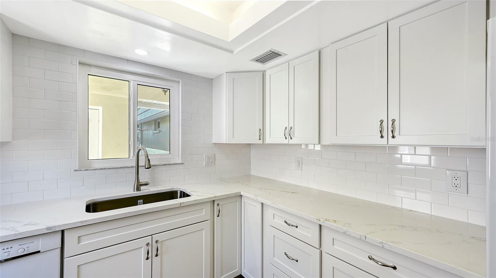 5911 TIDEWOOD AVE #3 — photo 9