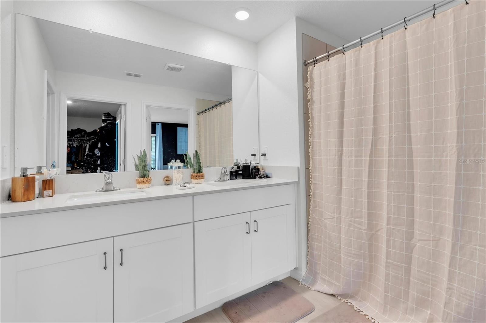 10155 GENTLE RAIN DR — photo 17