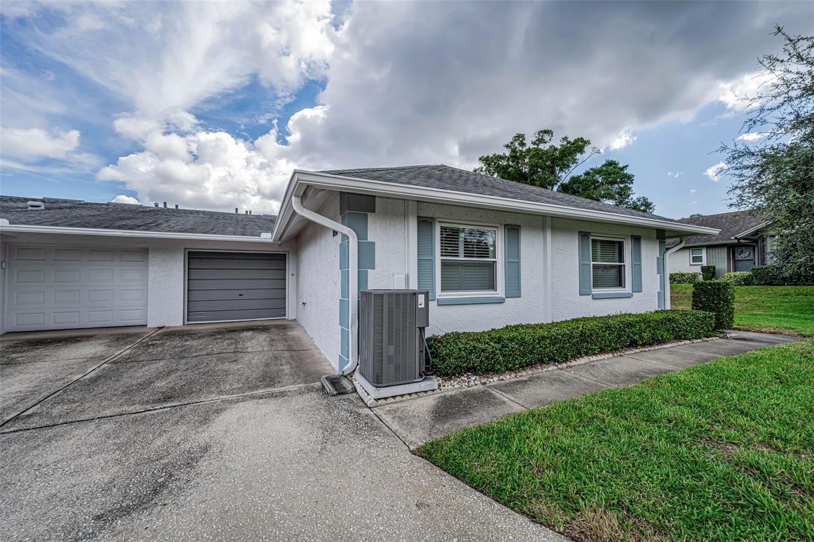 1251 SUTHERLAND CT — photo 37