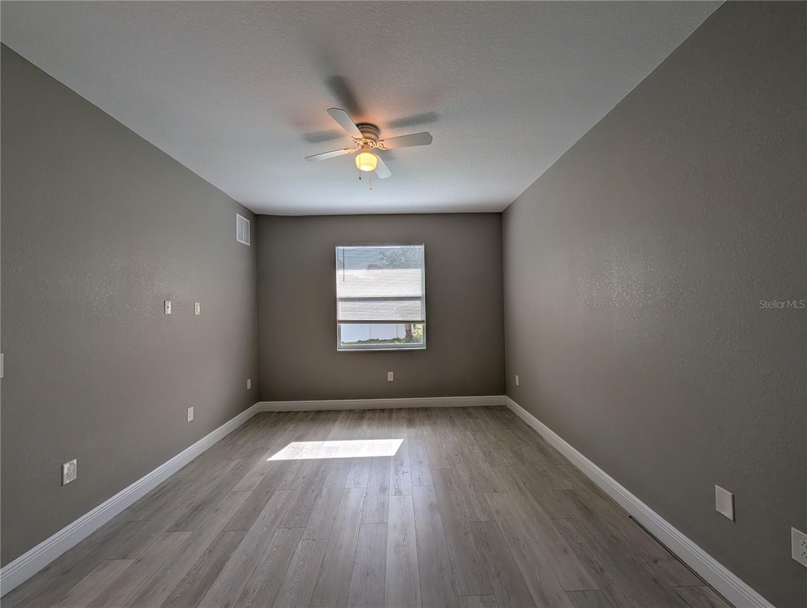 1643 JEANNIN DR — photo 14