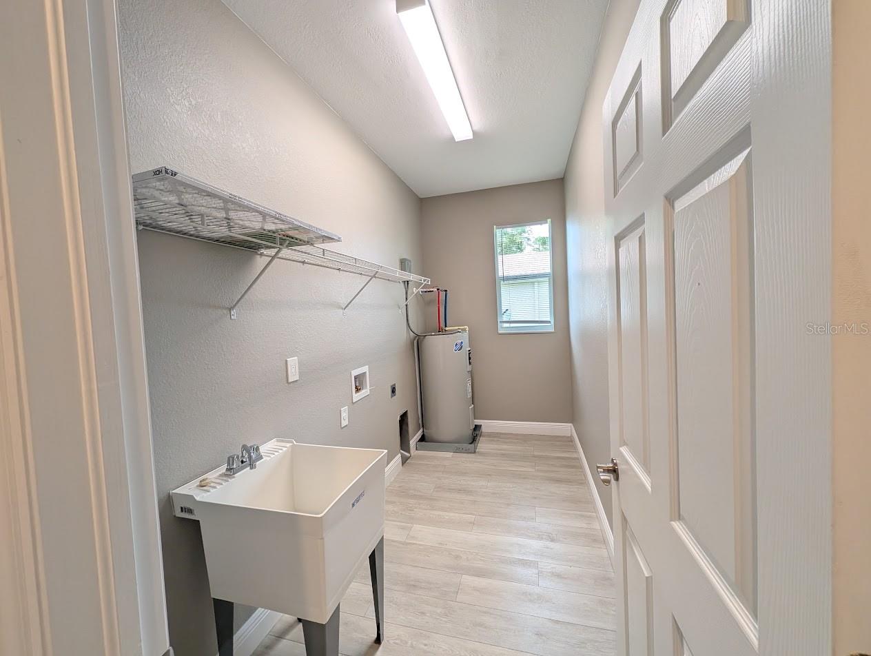 1643 JEANNIN DR — photo 29
