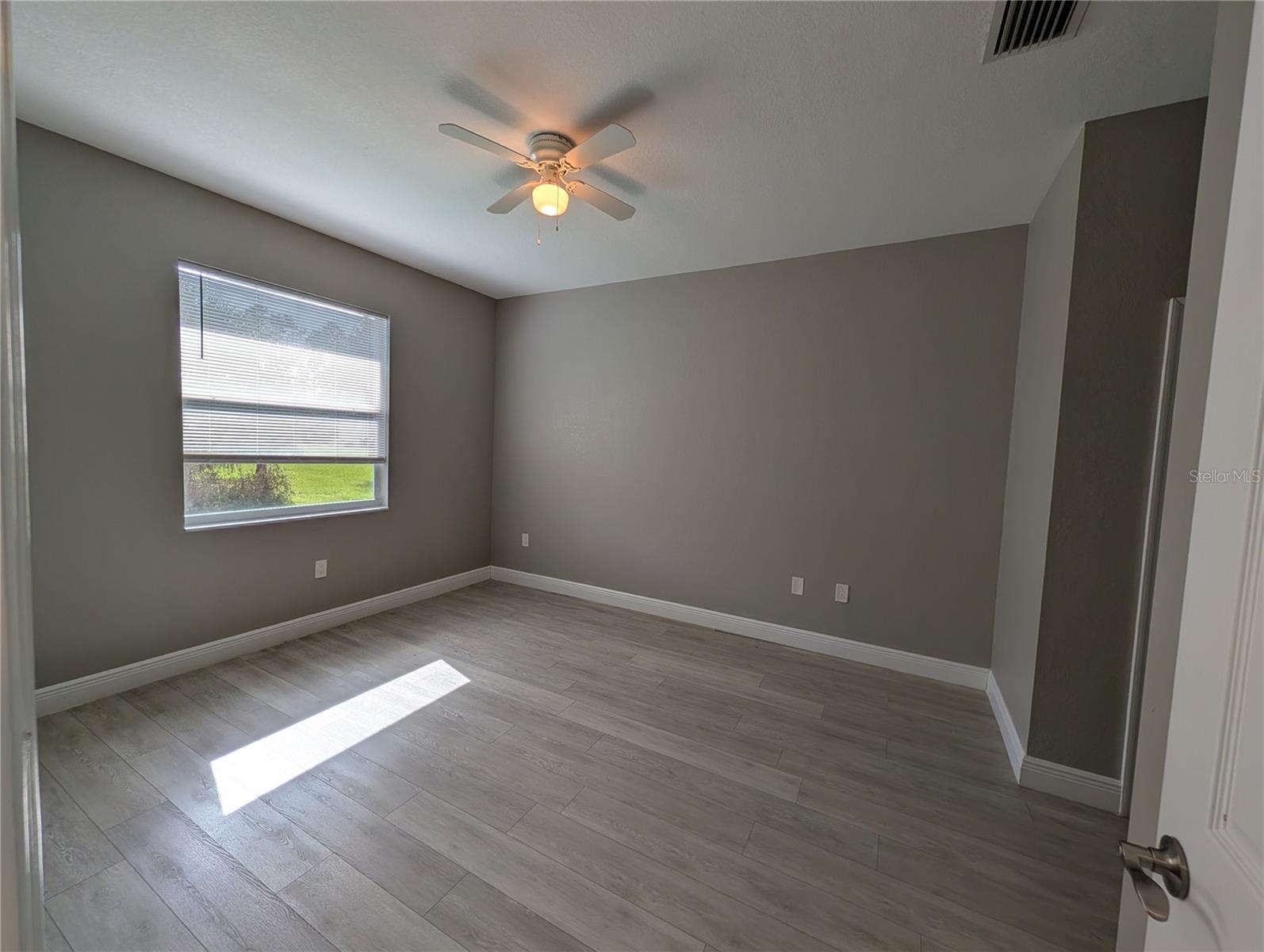 1643 JEANNIN DR — photo 13