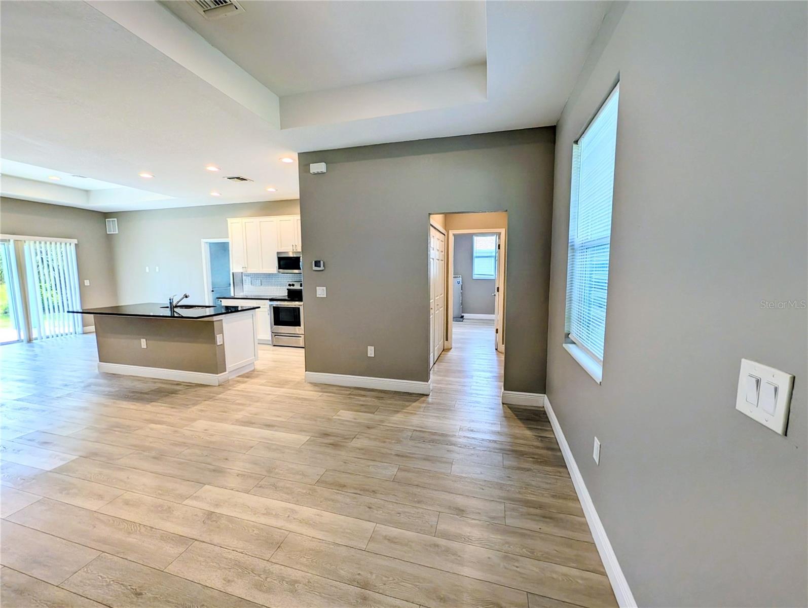 1643 JEANNIN DR — photo 10