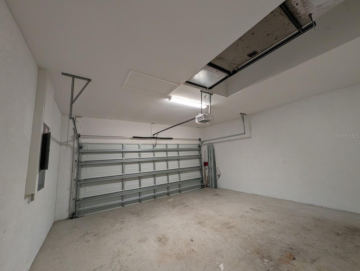 1643 JEANNIN DR — photo 30
