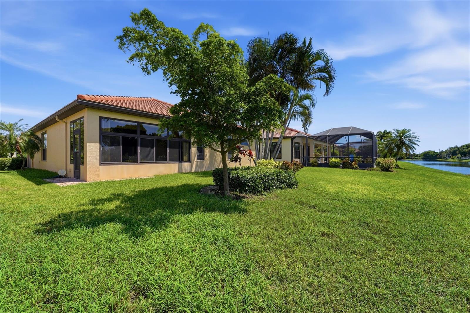 8155 STIRLING FALLS CIR — photo 32