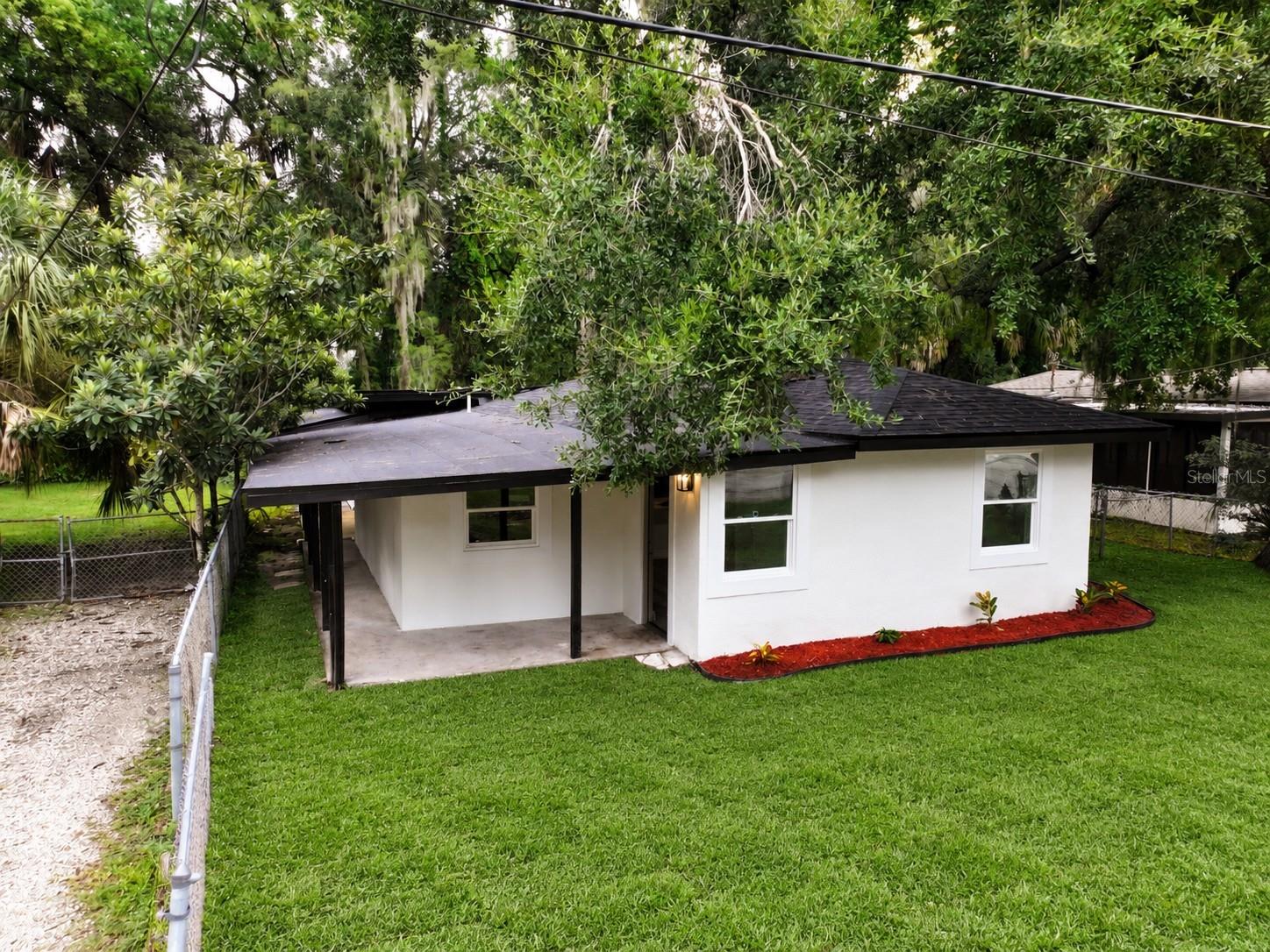 919 W HIAWATHA ST — photo 13