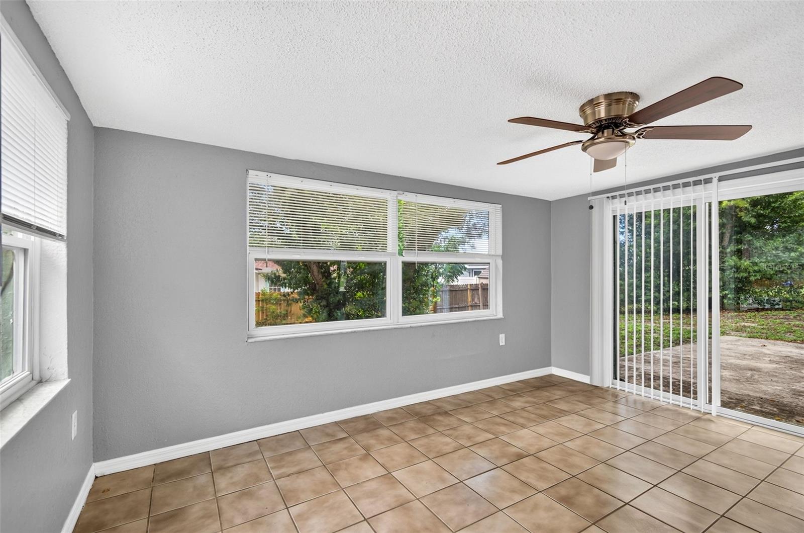 9831 RAINBOW LN — photo 18