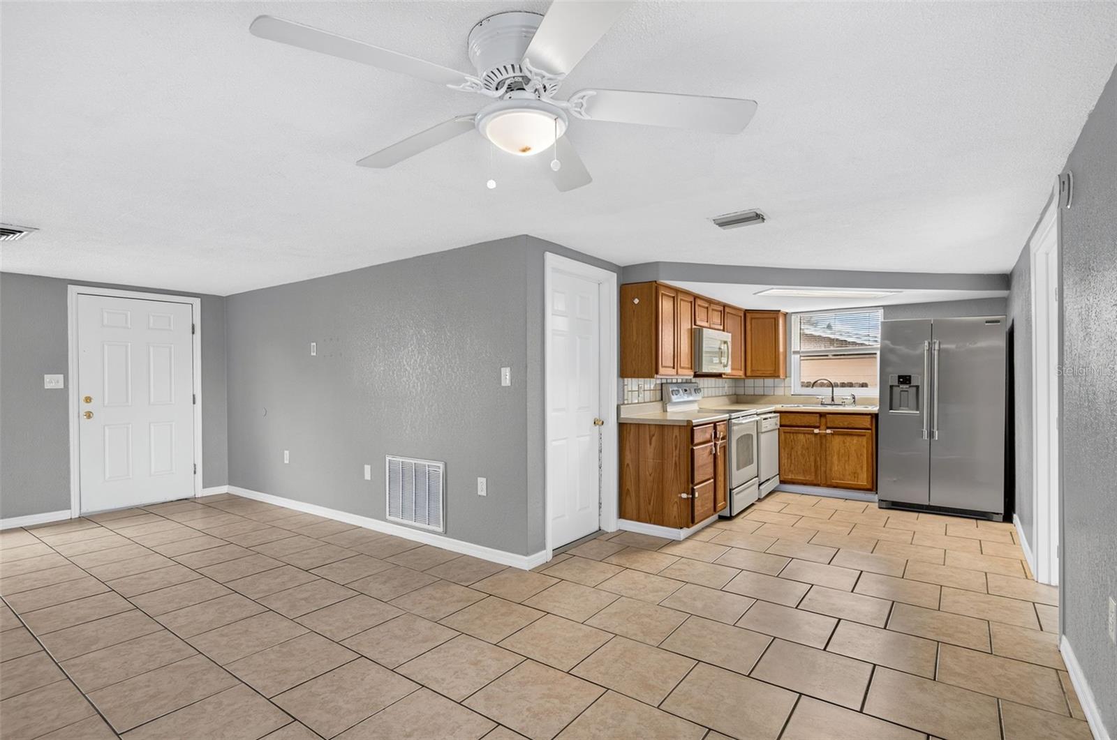 9831 RAINBOW LN — photo 6
