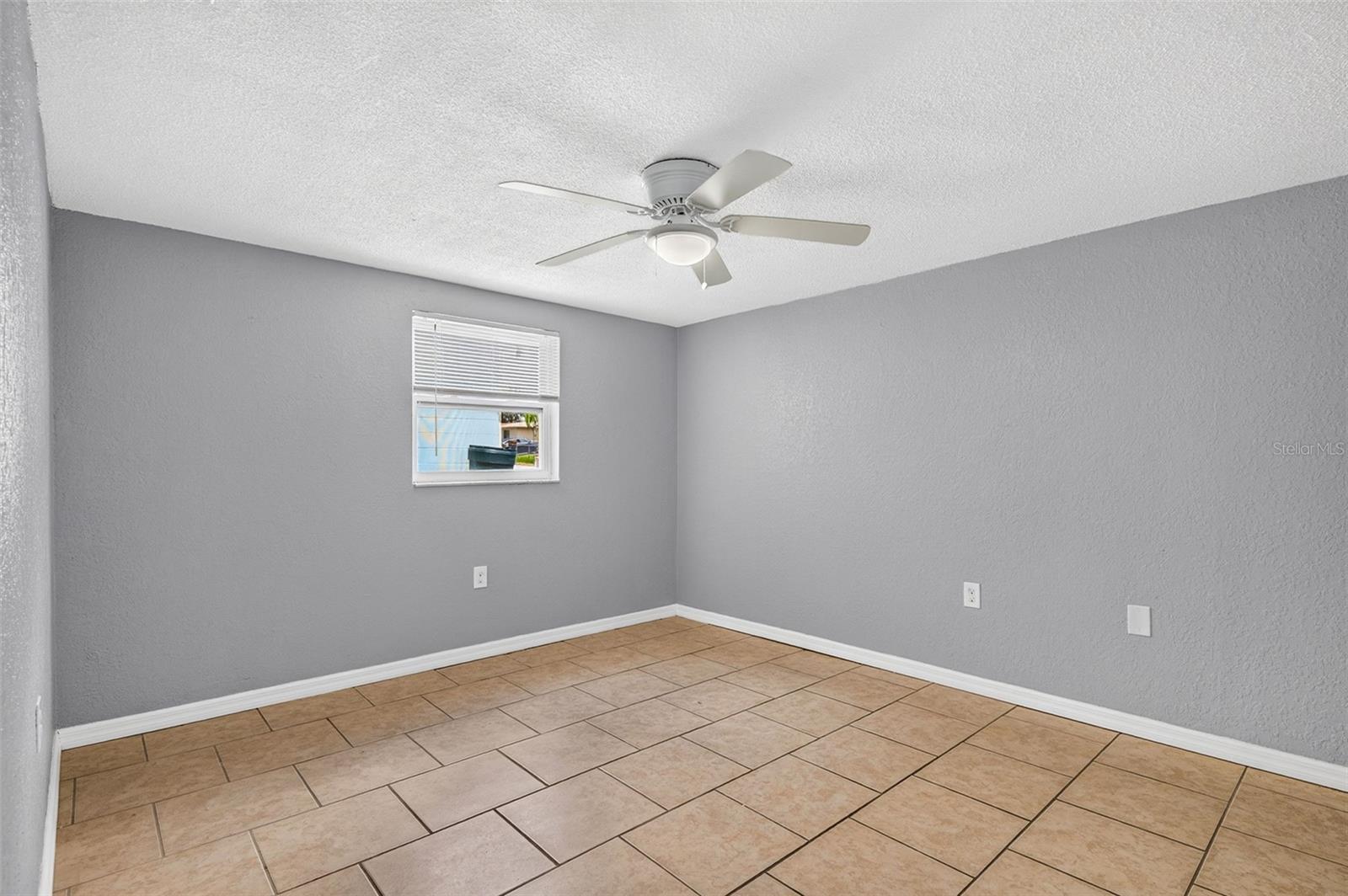 9831 RAINBOW LN — photo 13