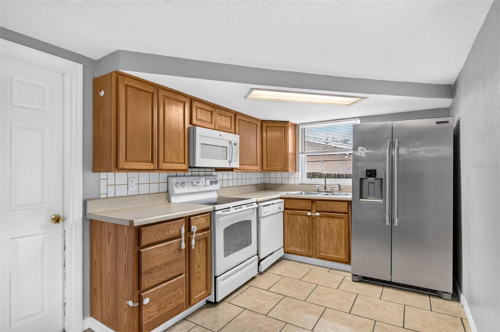 9831 RAINBOW LN — photo 8