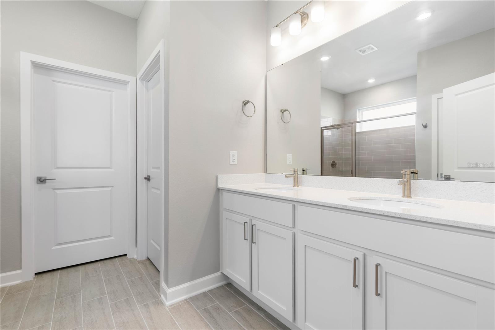 3162 FERGUS ST — photo 14