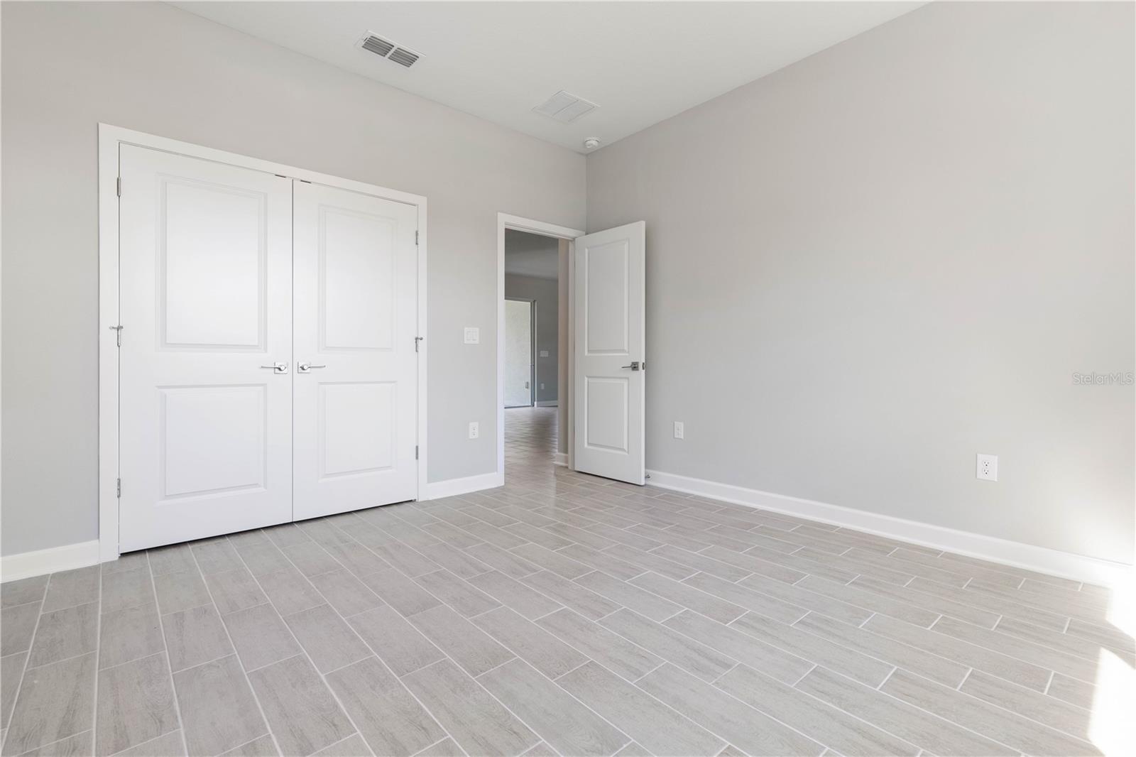 3162 FERGUS ST — photo 20