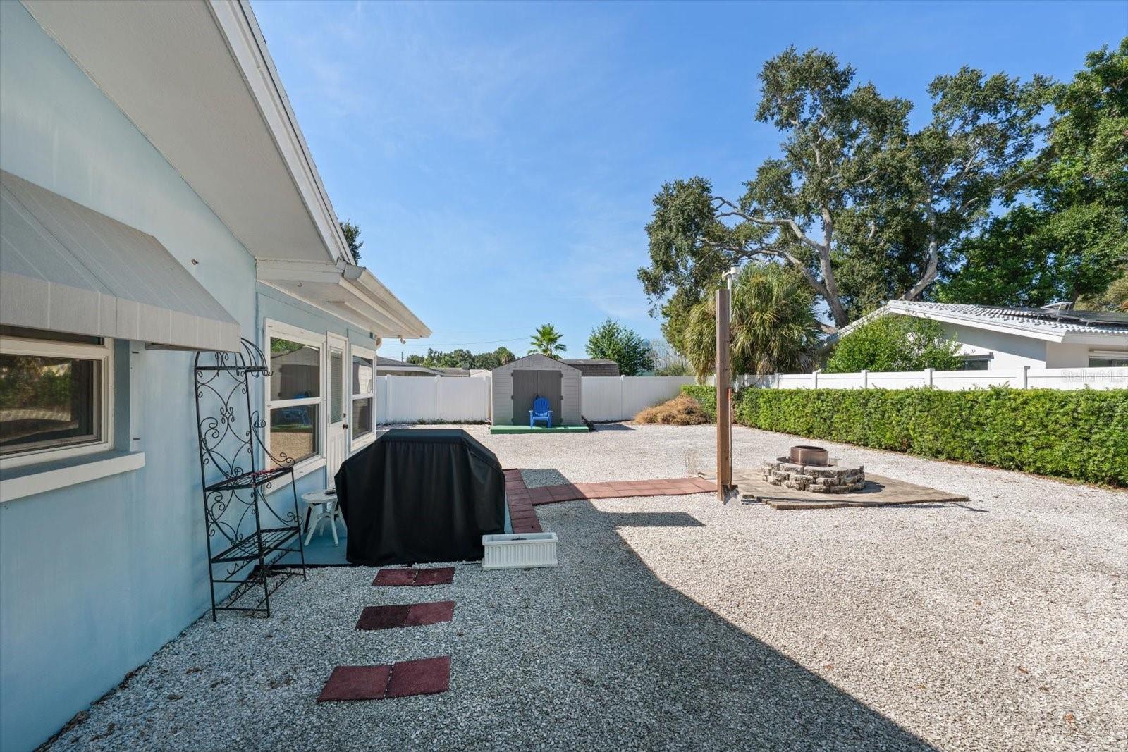 1690 PINEHURST RD — photo 28