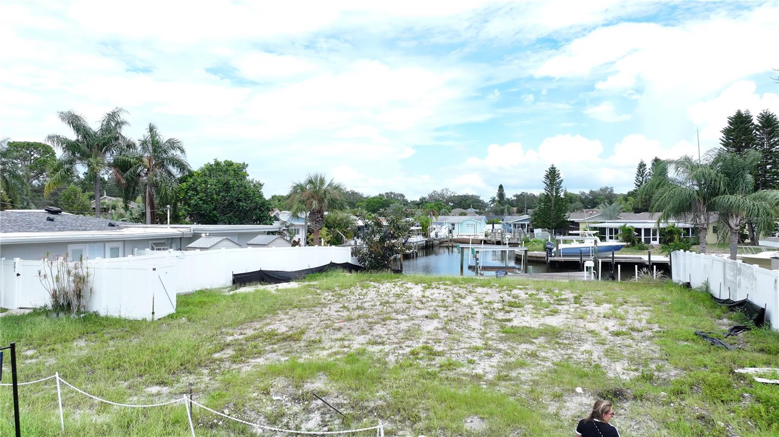 303 MORNINGSIDE DR — photo 3