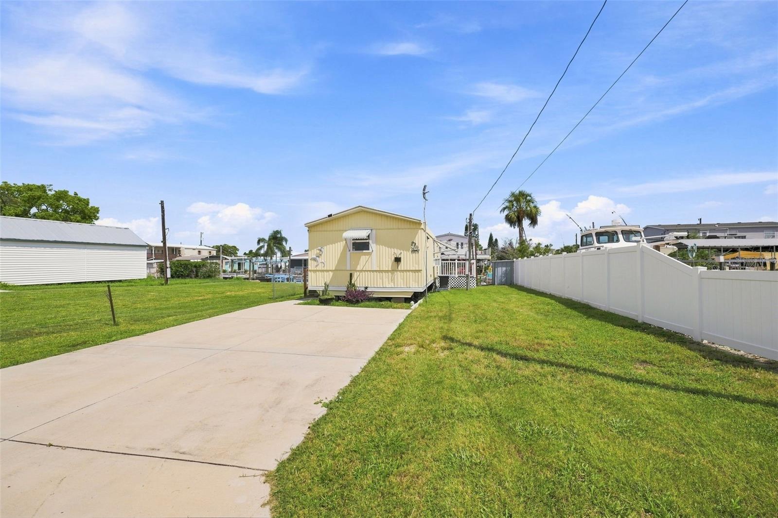 6819 HERON LN — photo 40