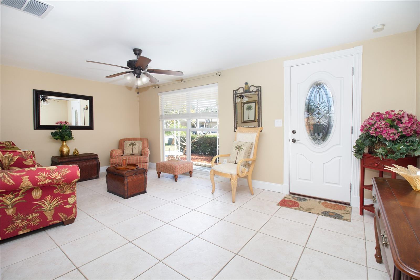 4333 NEWBURY DR — photo 3