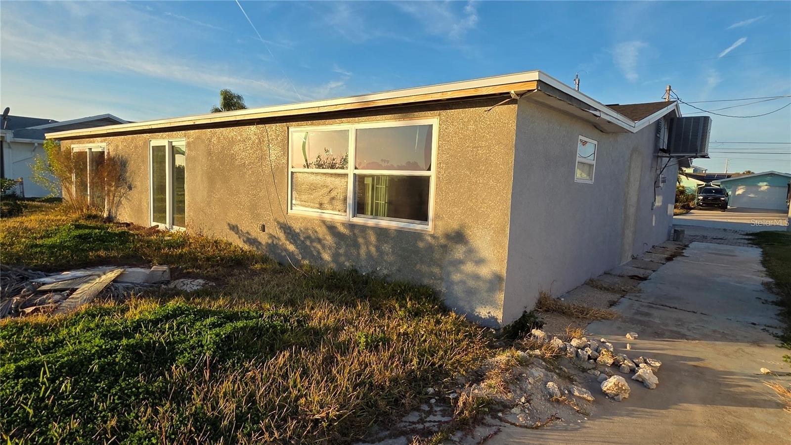 4020 HEADSAIL DR — photo 28