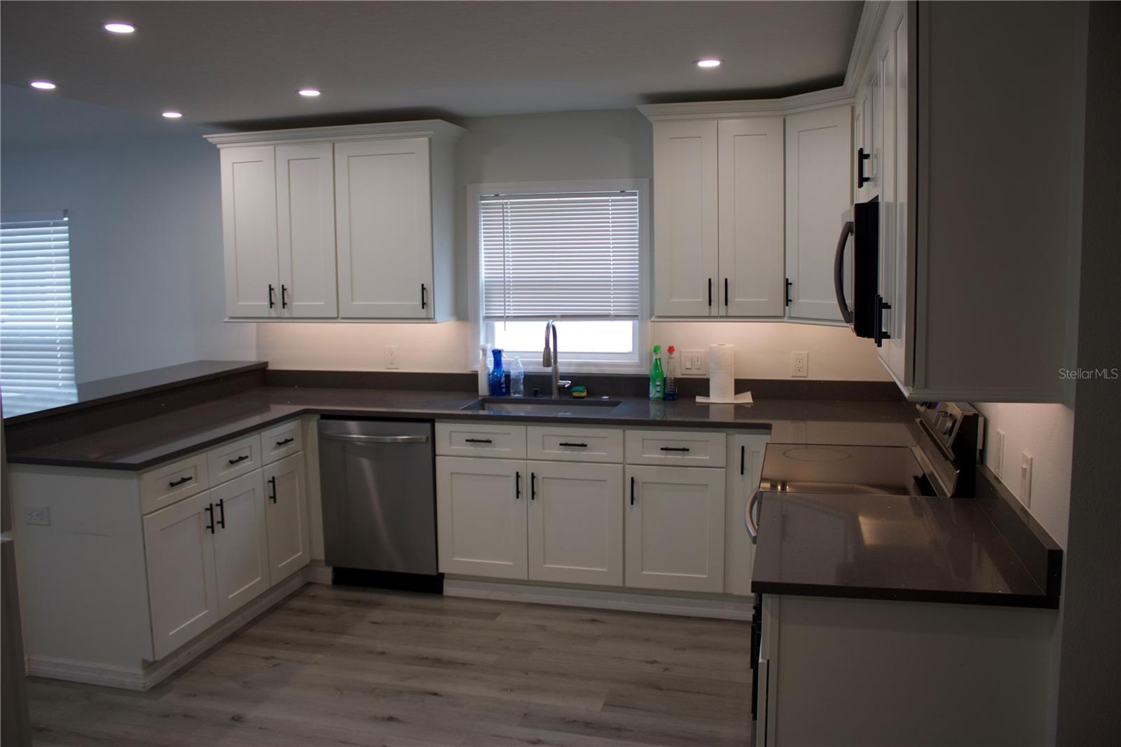 1574 EWING AVE — photo 6