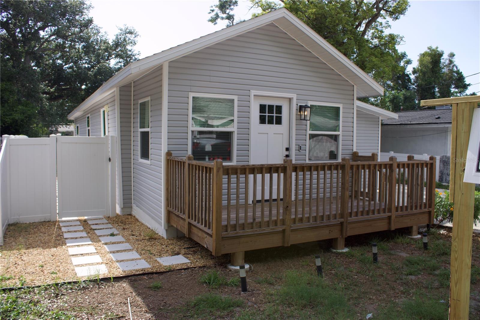 1574 EWING AVE — photo 3