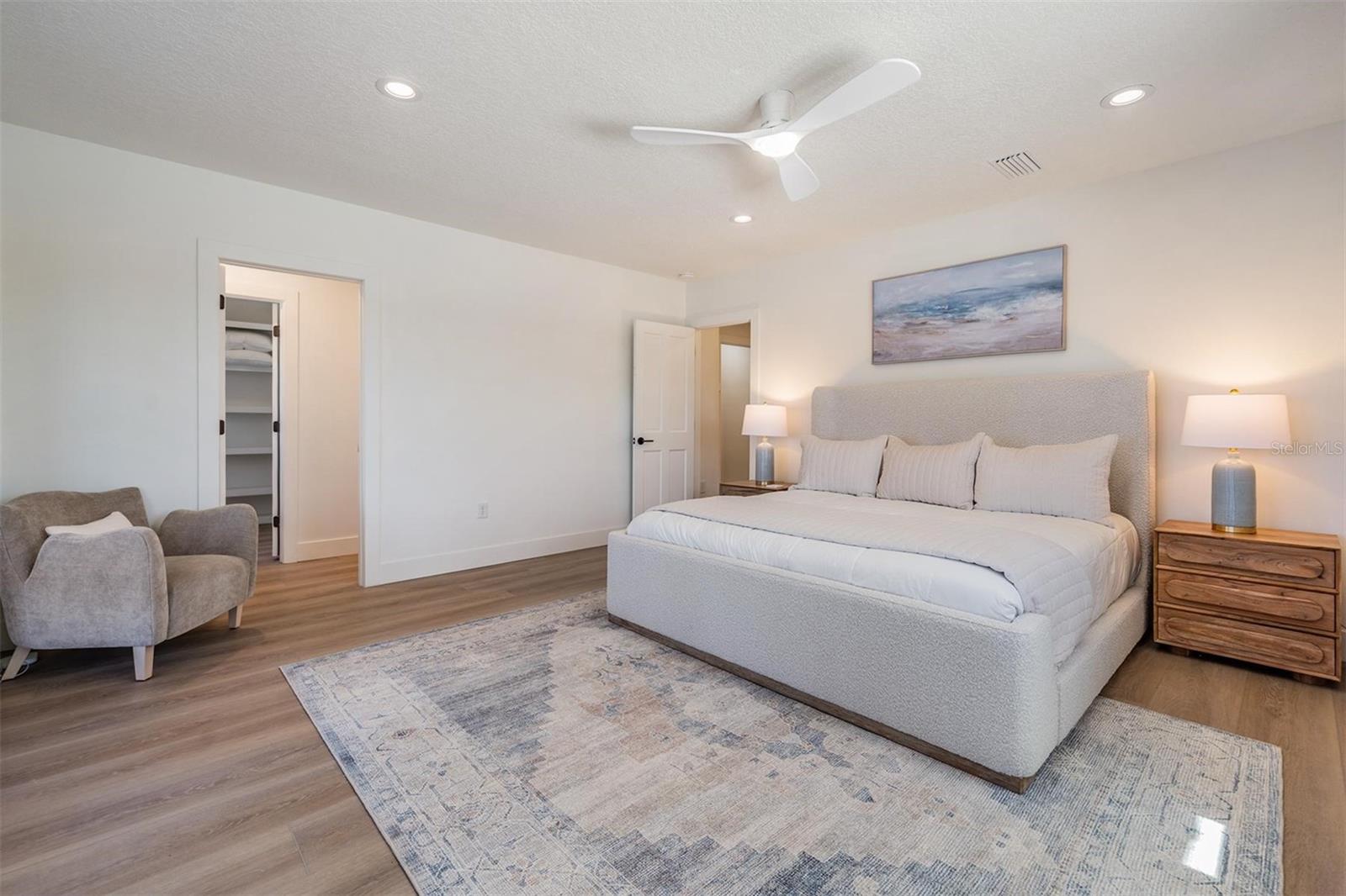 128 CARLYLE DR — photo 10