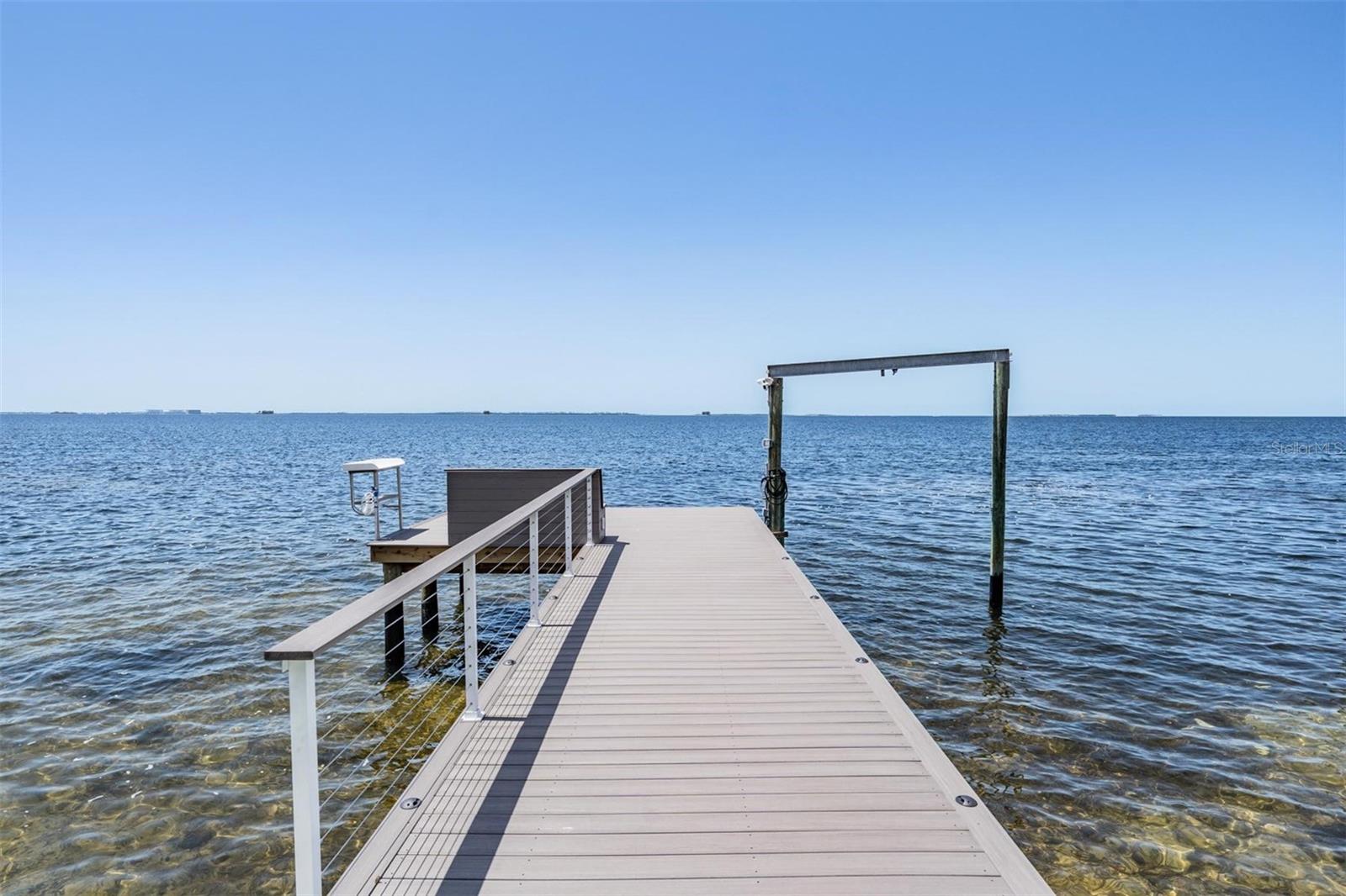 128 CARLYLE DR — photo 63