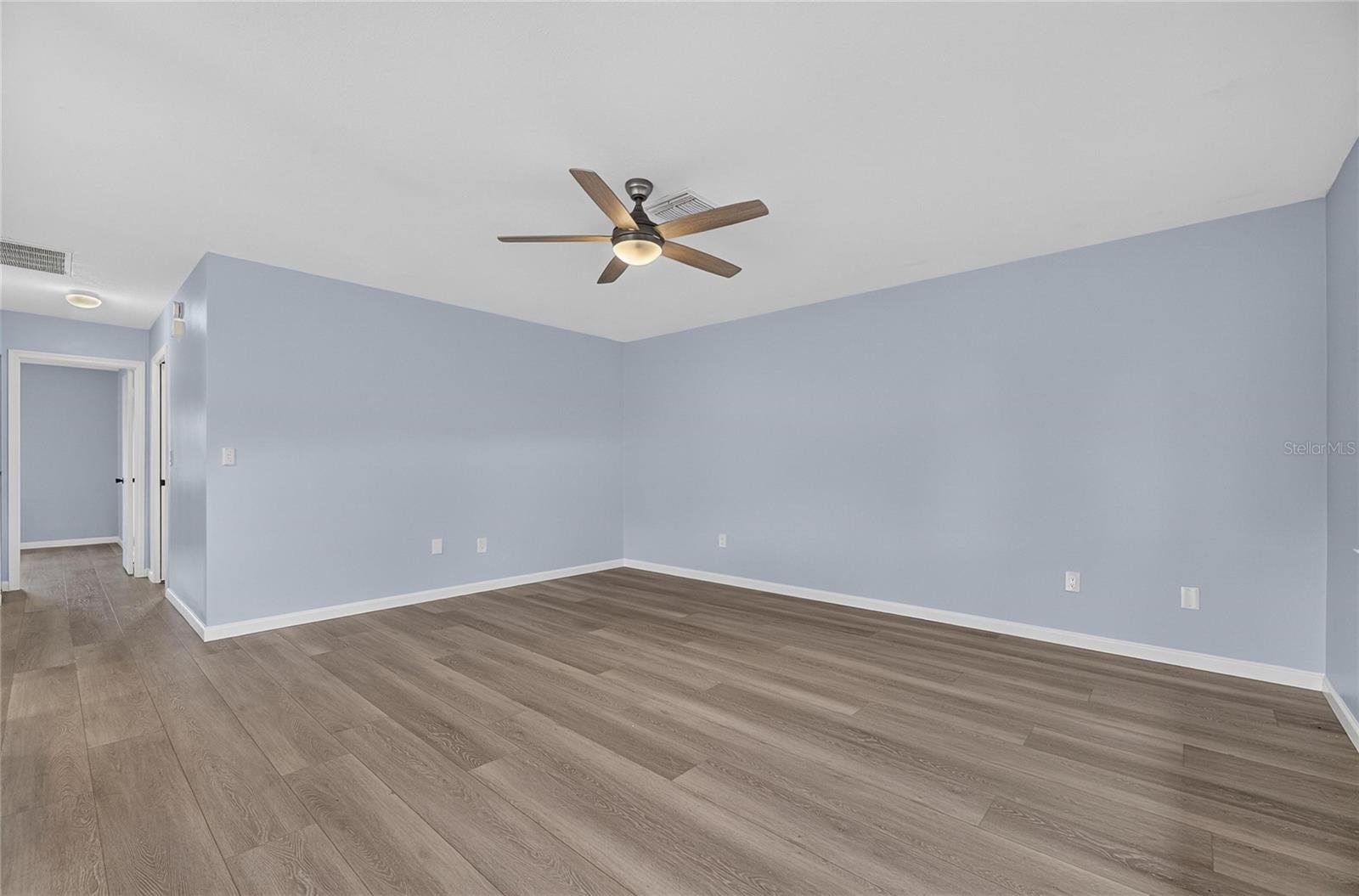 110 GLOUCESTER BLVD #346 — photo 10