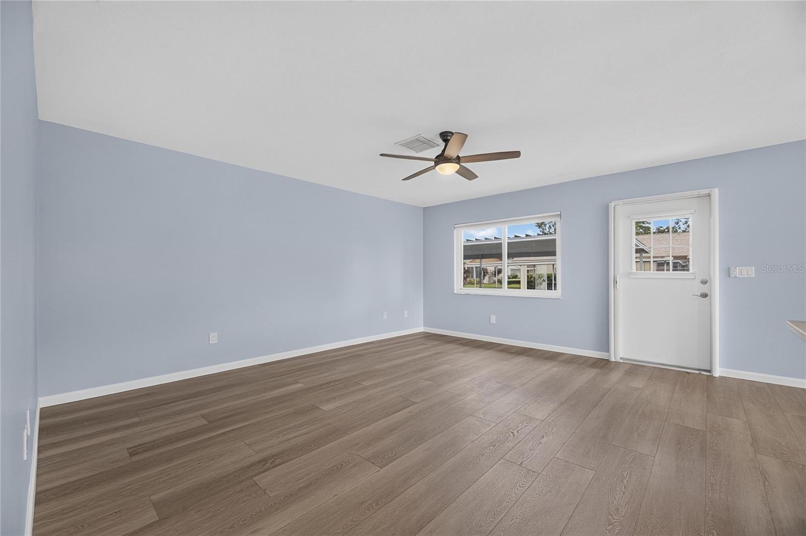 110 GLOUCESTER BLVD #346 — photo 11