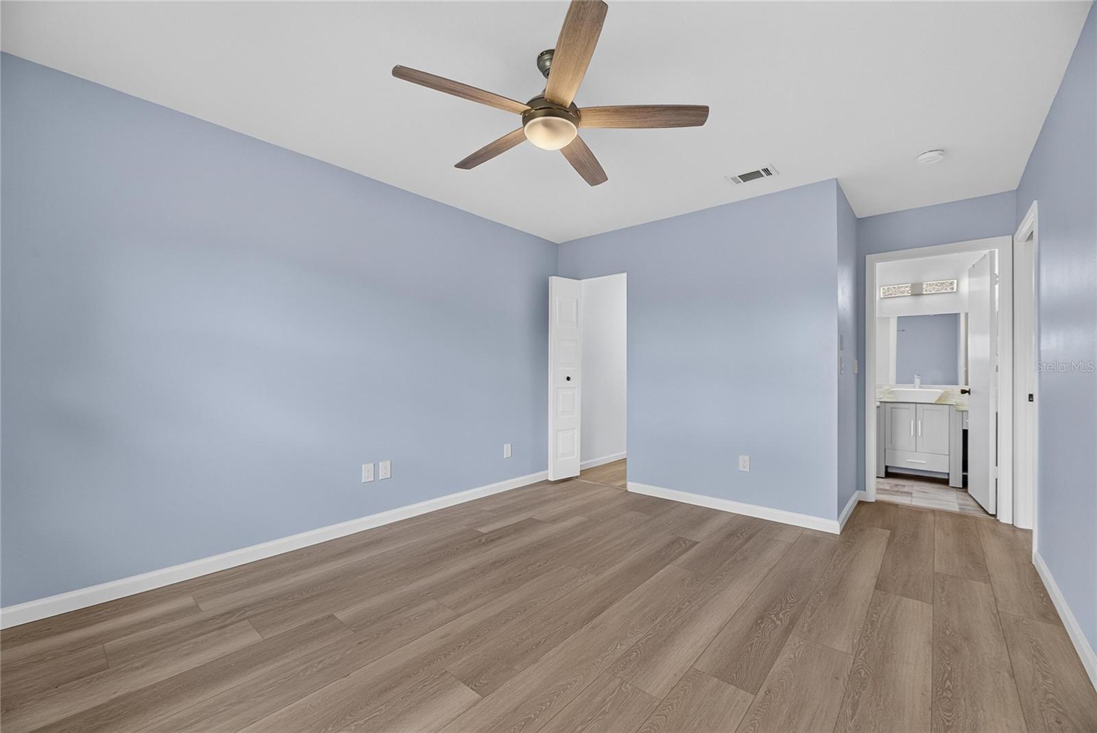 110 GLOUCESTER BLVD #346 — photo 21